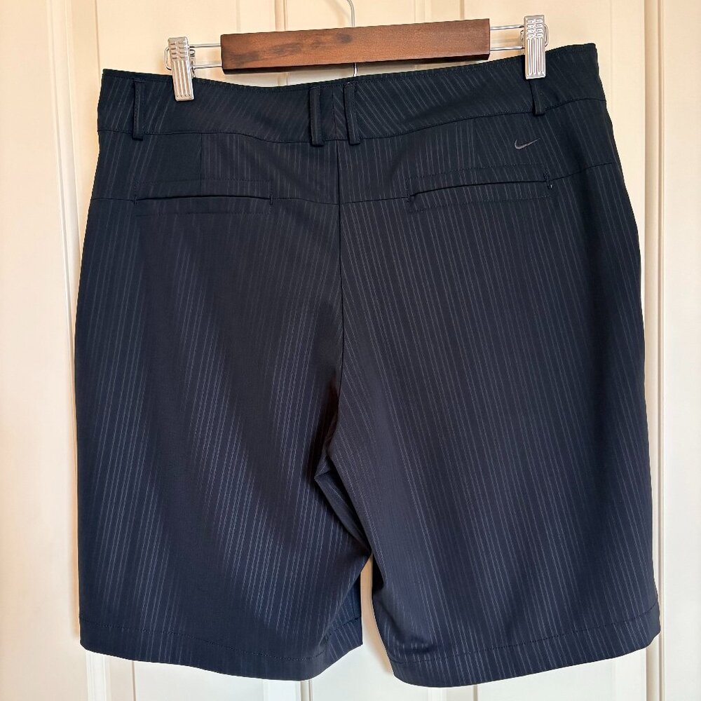 Nike Golf Tech Women's Woven Shorts Size 12 Black Stripe Long Walking Shorts EUC - Picture 3 of 9